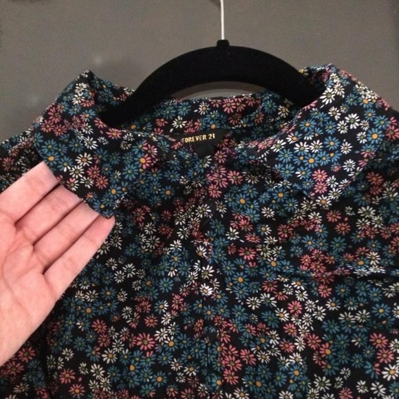 NWOT Forever21 Floral Flare Sleeve Collared Blouse - Picture 3 of 5